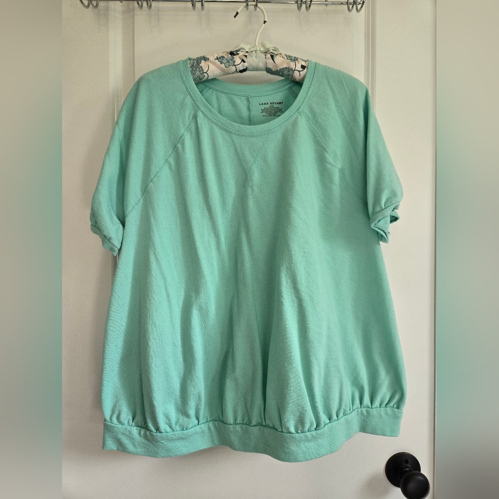 Lane Bryant Green Short Sleeve Tee with Relaxed Fit